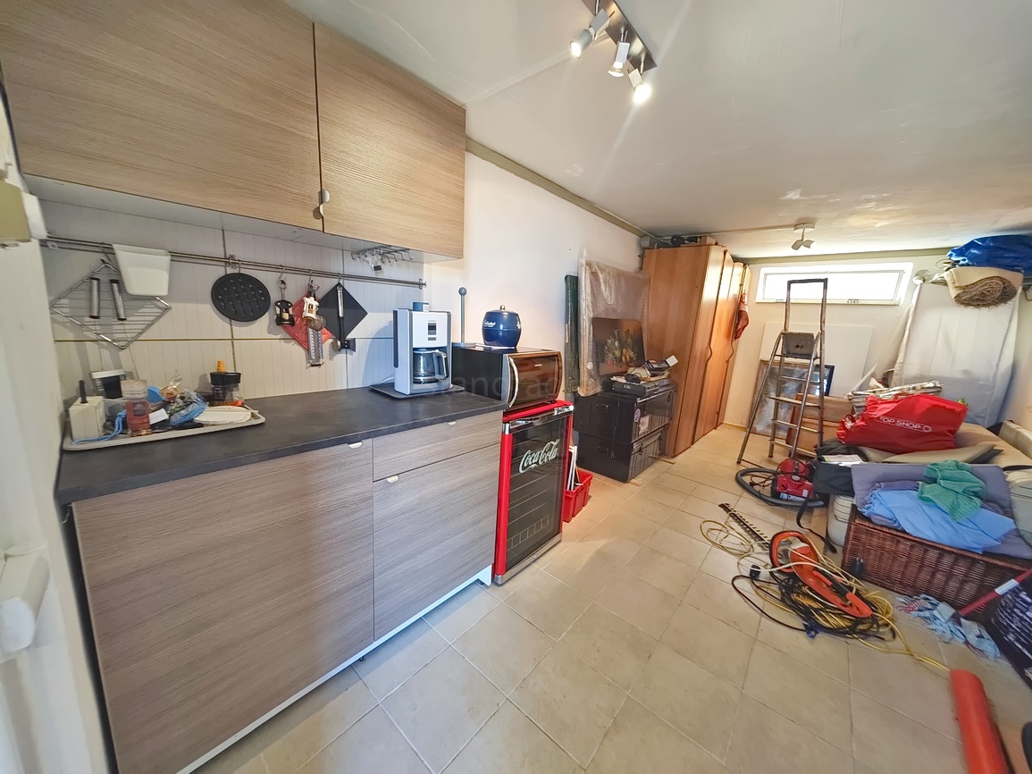 Njivice, enonadstropna hiša na odlični lokaciji v bližini morja!