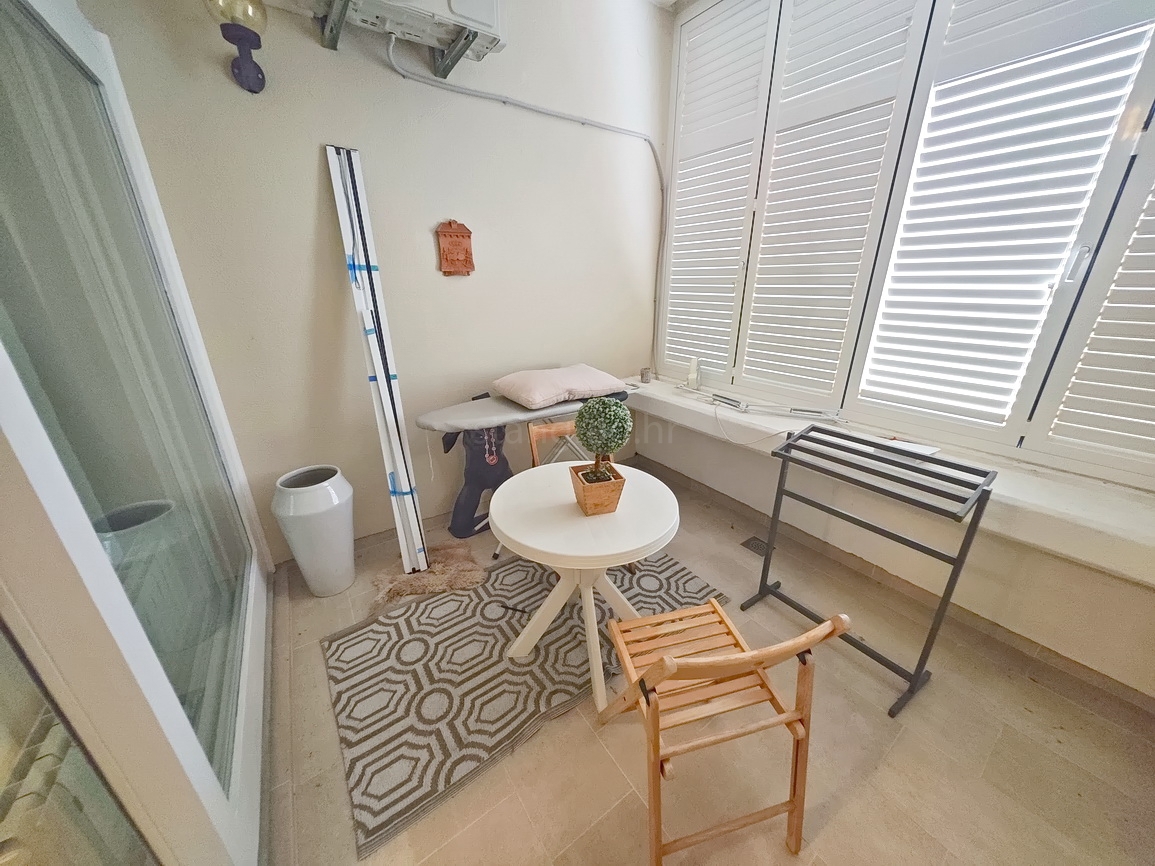 Njivice, enonadstropna hiša na odlični lokaciji v bližini morja!