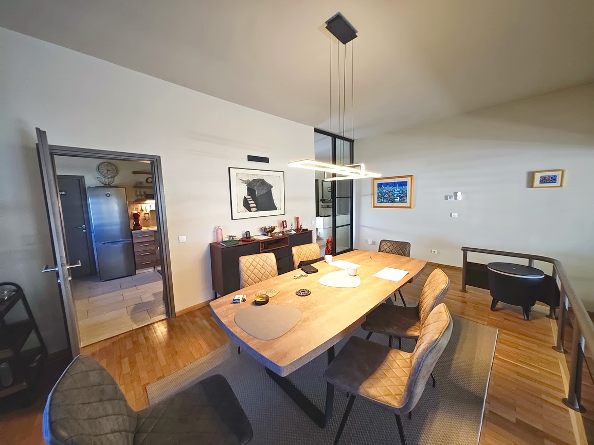 Njivice, enonadstropna hiša na odlični lokaciji v bližini morja!