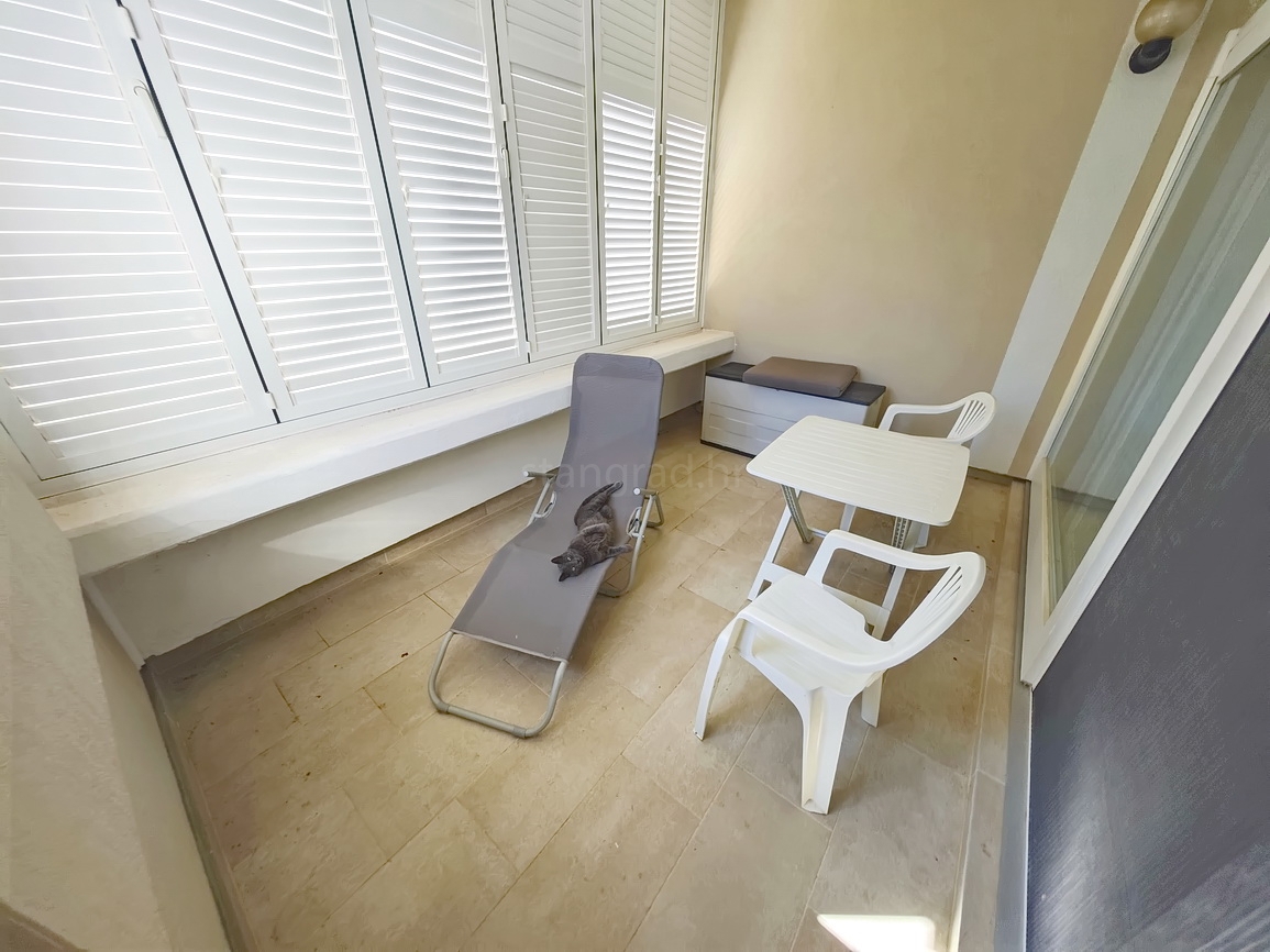 Njivice, enonadstropna hiša na odlični lokaciji v bližini morja!