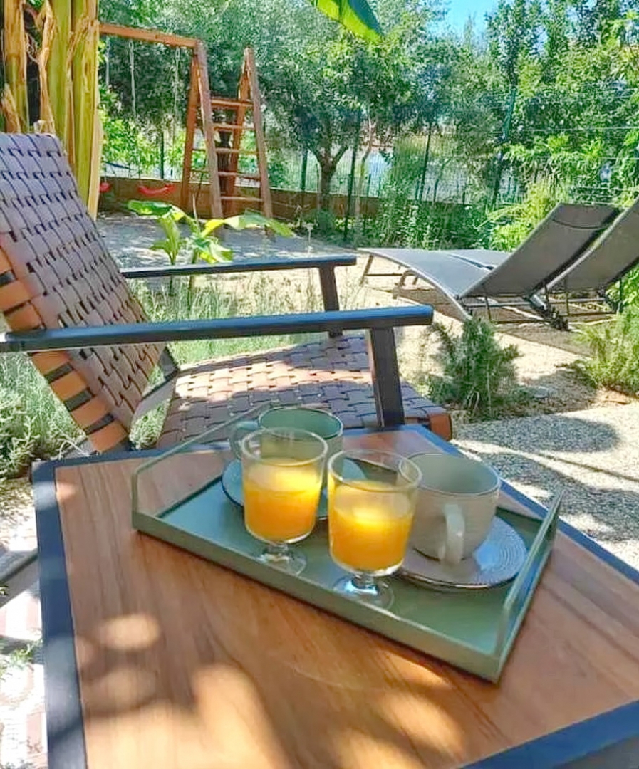 Krk, garsonjera v pritličju z vrtom!