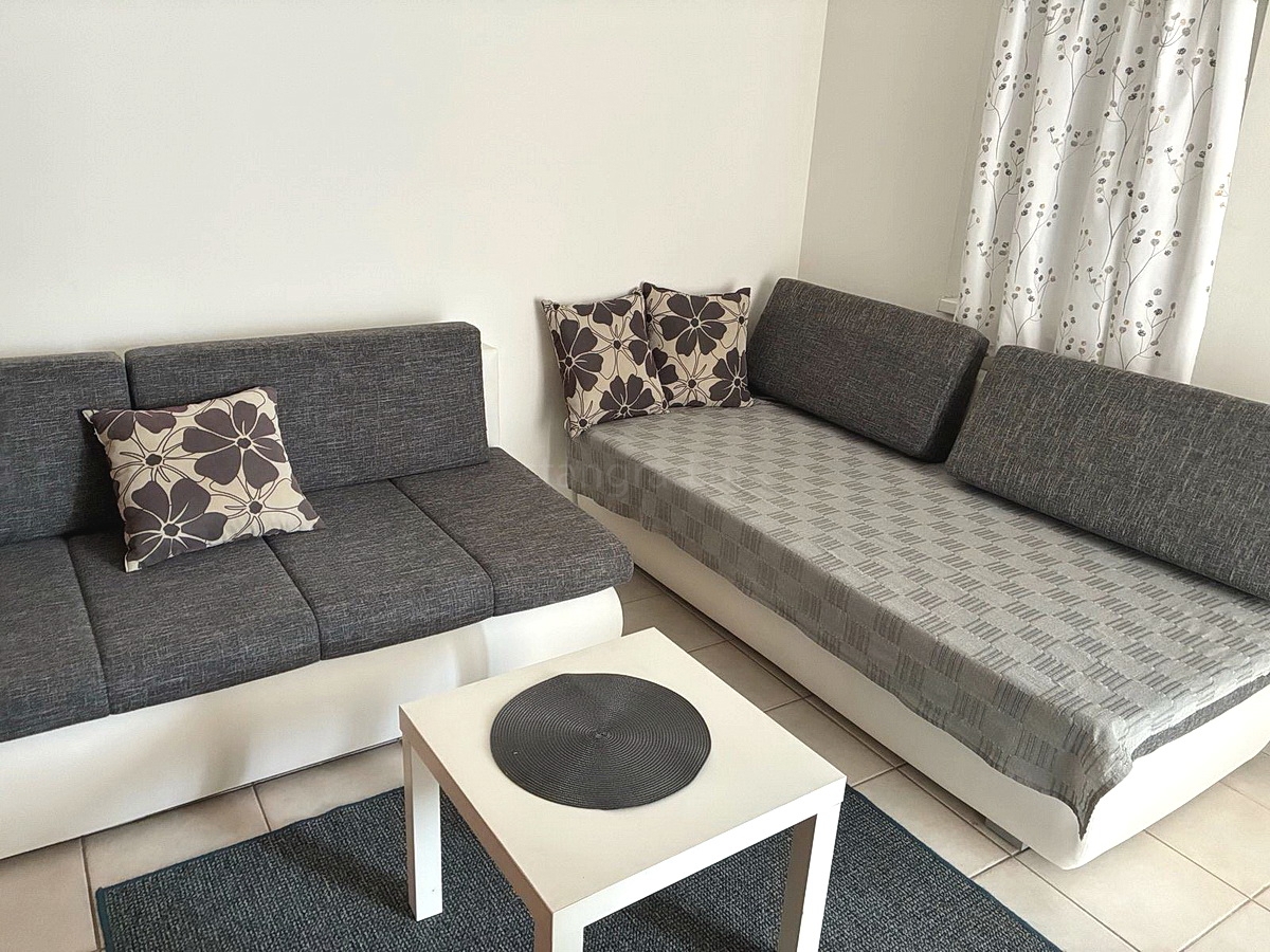 Novi Vinodolski, opremljena garsonjera v centru, 200 m od morja! Priložnost!