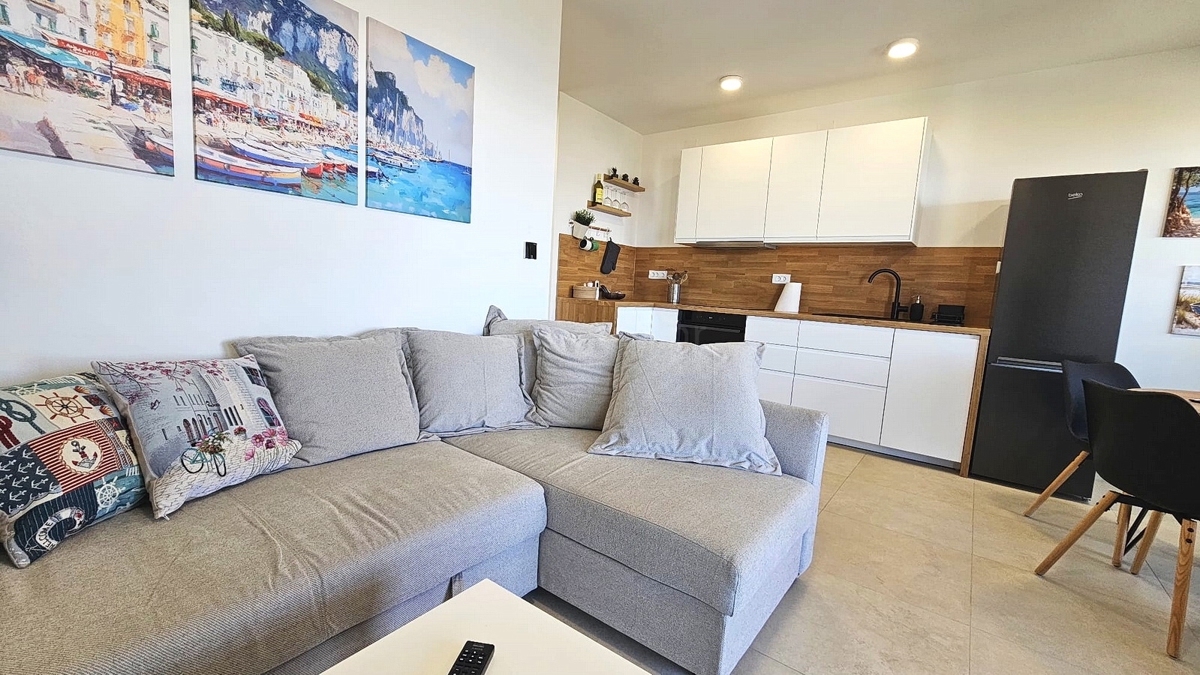 Omišalj, nov pritlični stan z vrtom in pogledom na morje!