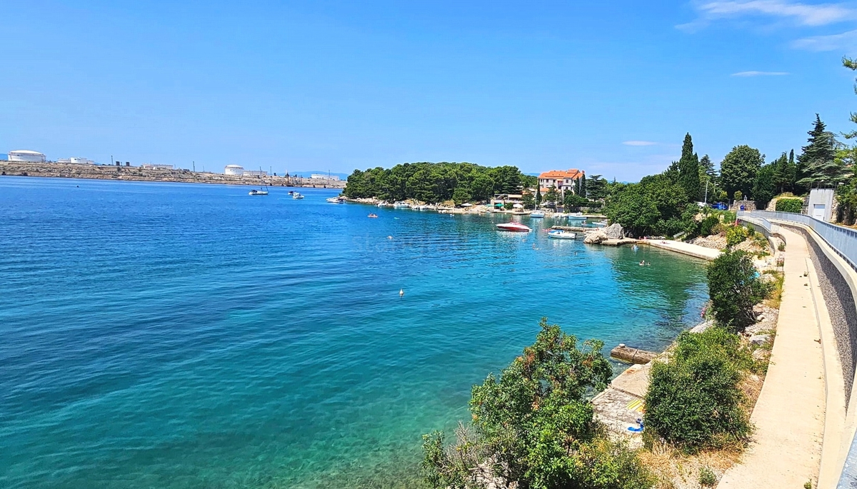 Omišalj, nov pritlični stan z vrtom in pogledom na morje!