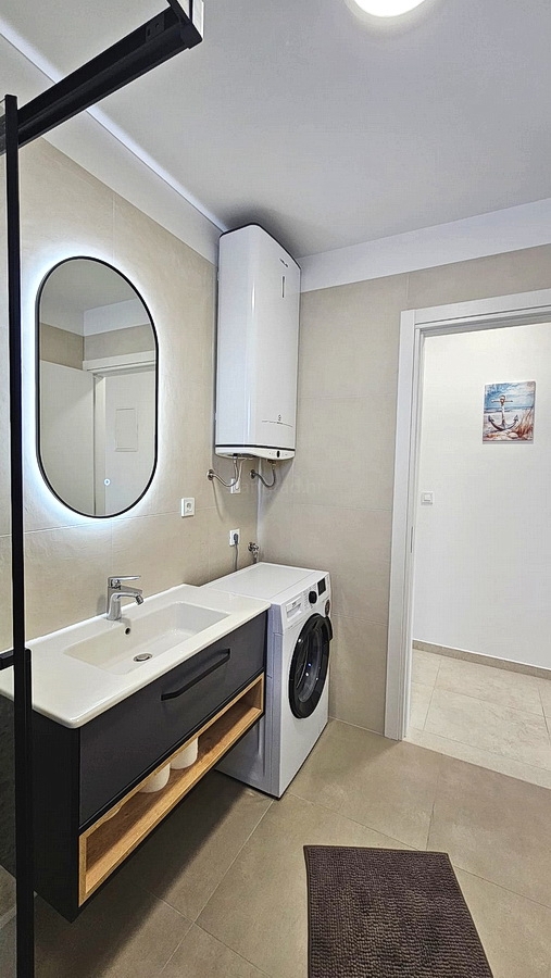 Omišalj, nov pritlični stan z vrtom in pogledom na morje!