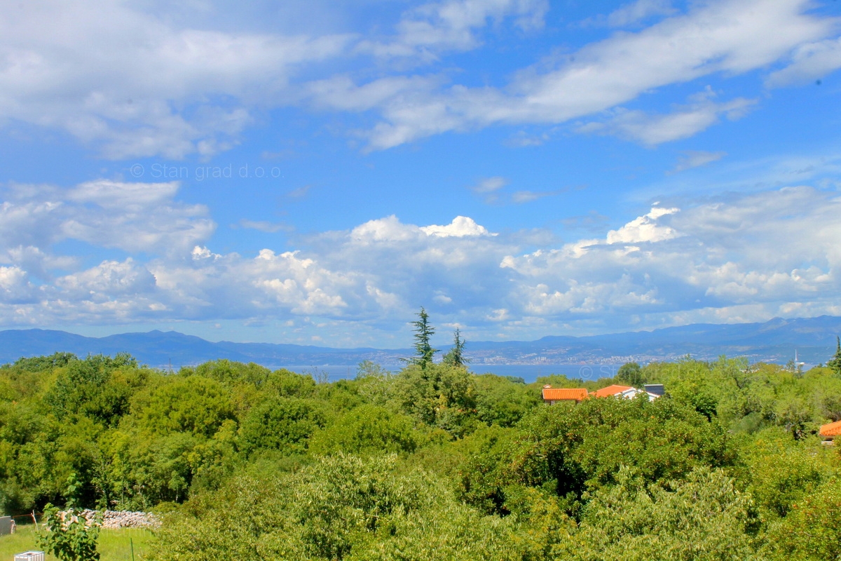 Okolica Dobrinja, hiša s 5 apartmaji z možnostjo preureditve v penzion, PRODAJA!
