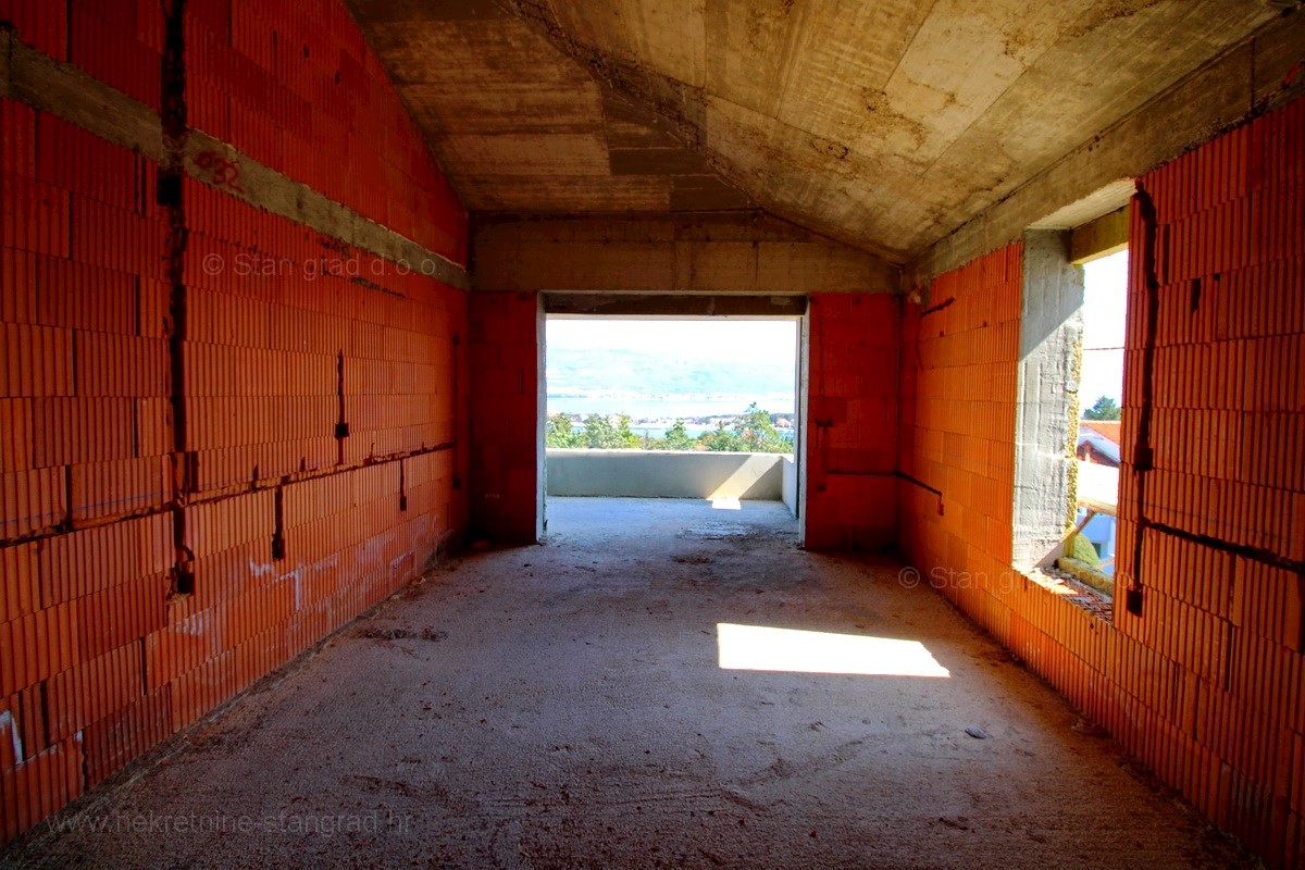 Silo, novogradnja, stanovanje v 2. nadstropju s pogledom na morje