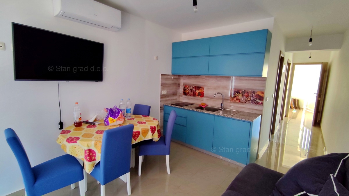 Otok Krk, Njivice, prodaja etaže hiše v prvem nadstropju z dvema apartmajema!