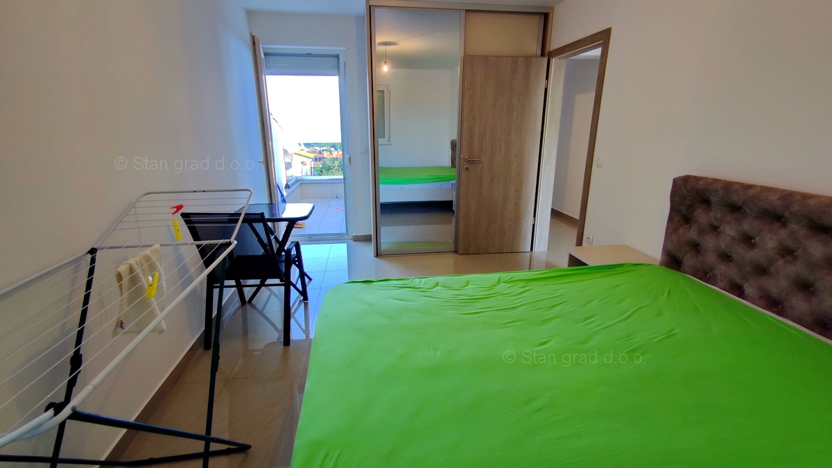 Otok Krk, Njivice, prodaja etaže hiše v prvem nadstropju z dvema apartmajema!