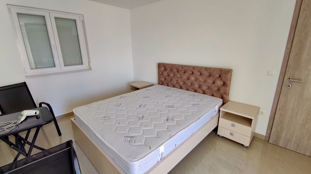 Otok Krk, Njivice, prodaja etaže hiše v prvem nadstropju z dvema apartmajema!