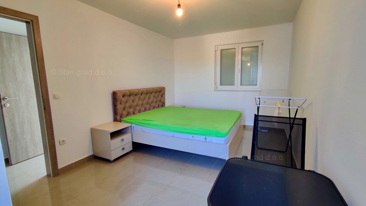 Otok Krk, Njivice, prodaja etaže hiše v prvem nadstropju z dvema apartmajema!