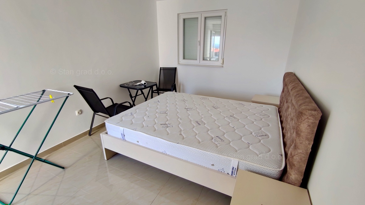 Otok Krk, Njivice, prodaja etaže hiše v prvem nadstropju z dvema apartmajema!
