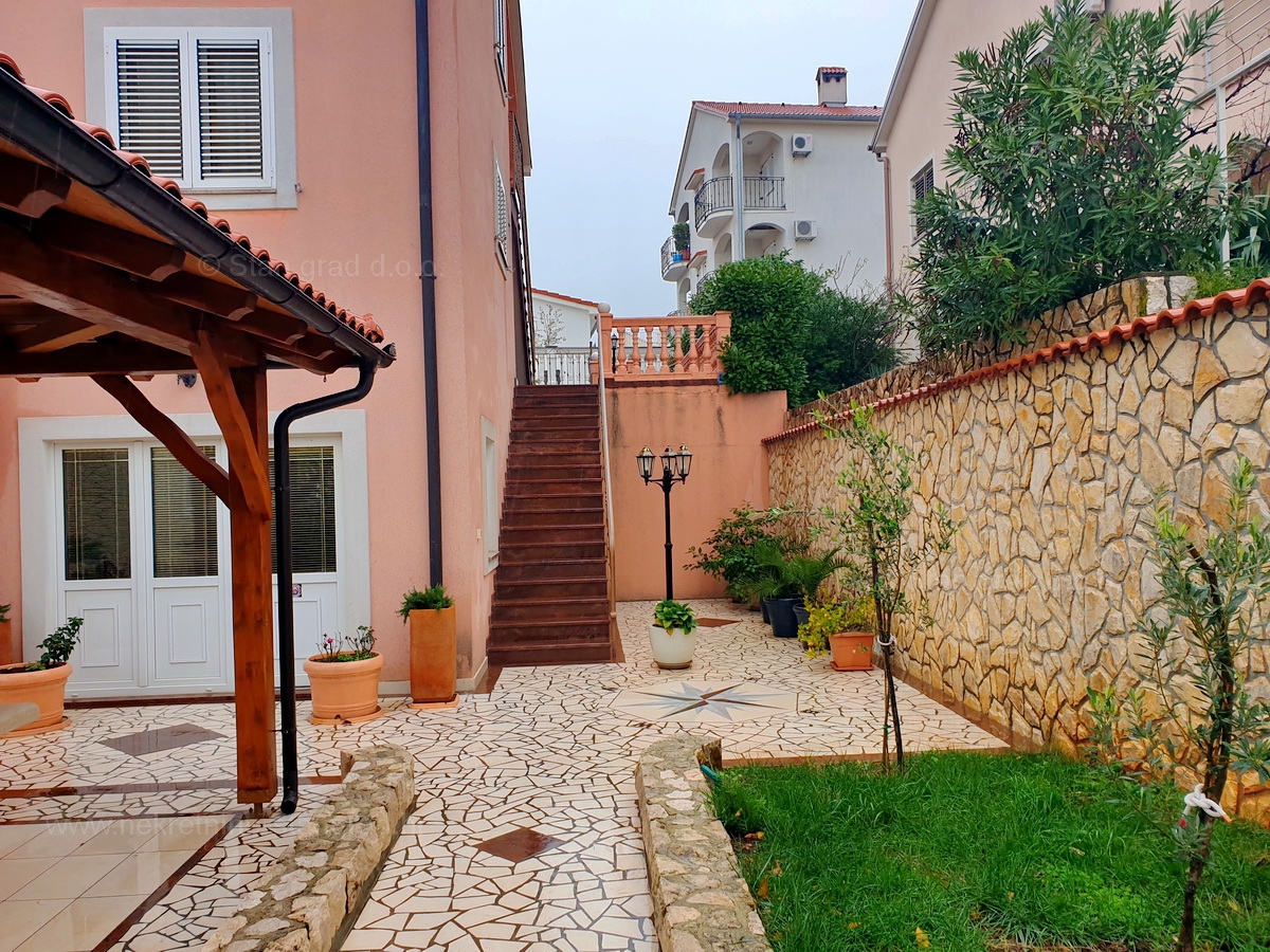 Crikvenica, luksuzna hiša z bazenom in prekrasnim pogledom na morje!