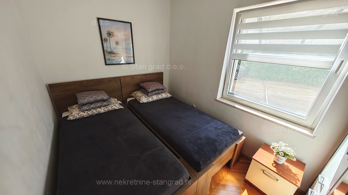 Malinska, apartma v pritličju blizu centra!