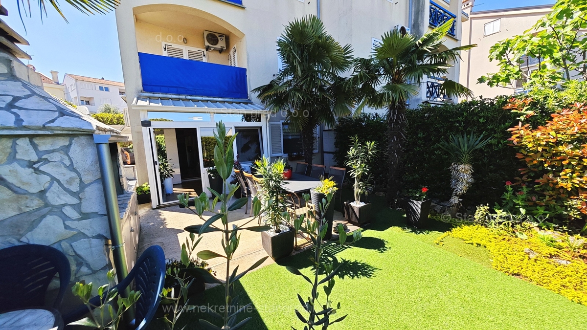 Malinska, apartma v pritličju blizu centra!