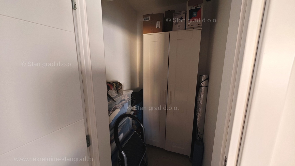 Malinska, moderno stanovanje v bližini centra!