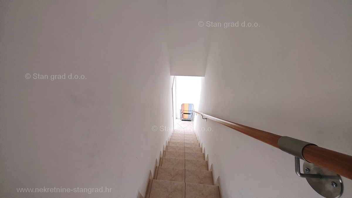 Zaliv Soline, dvoetažni apartma z odprtim pogledom na morje!