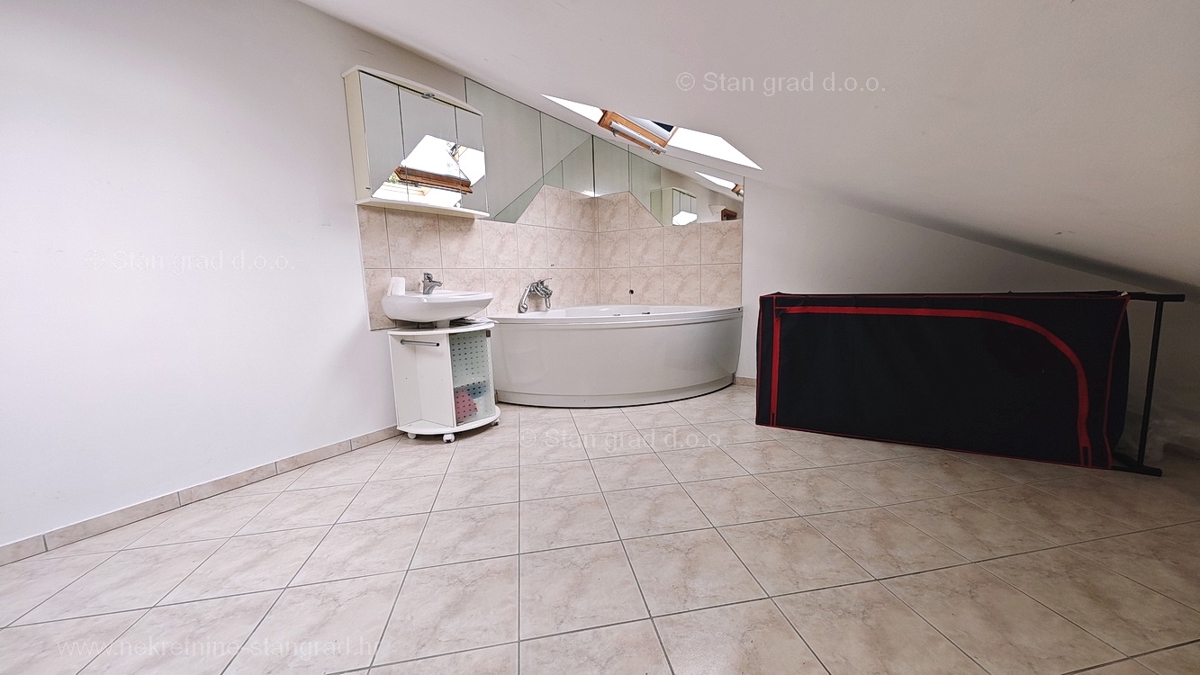 Zaliv Soline, dvoetažni apartma z odprtim pogledom na morje!