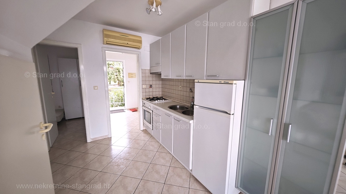Zaliv Soline, dvoetažni apartma z odprtim pogledom na morje!