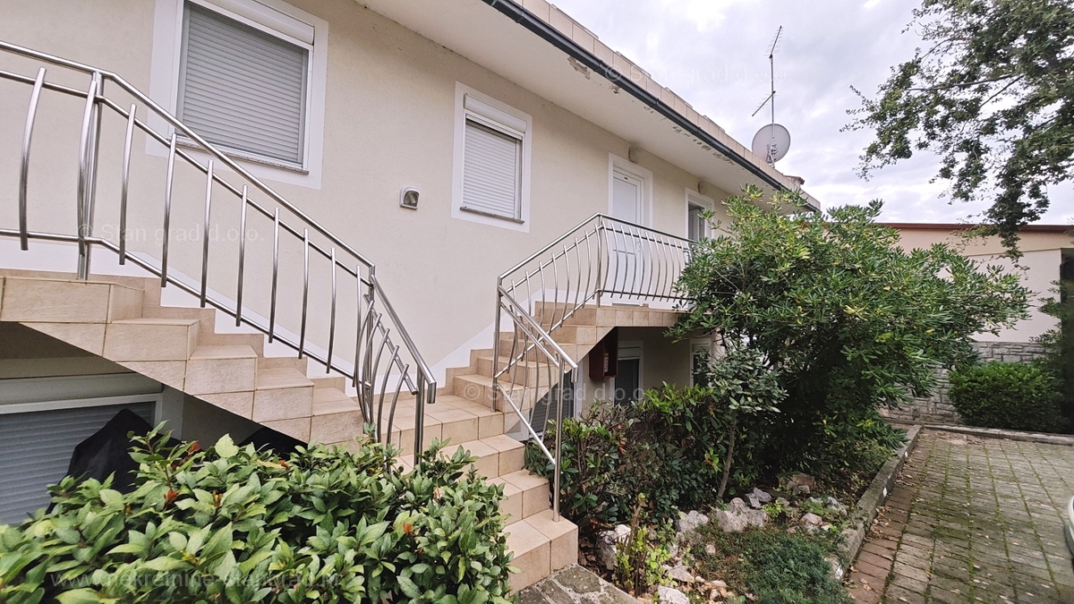 Zaliv Soline, dvoetažni apartma z odprtim pogledom na morje!