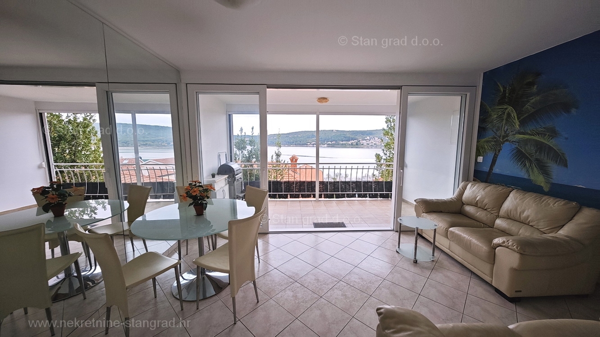 Zaliv Soline, dvoetažni apartma z odprtim pogledom na morje!