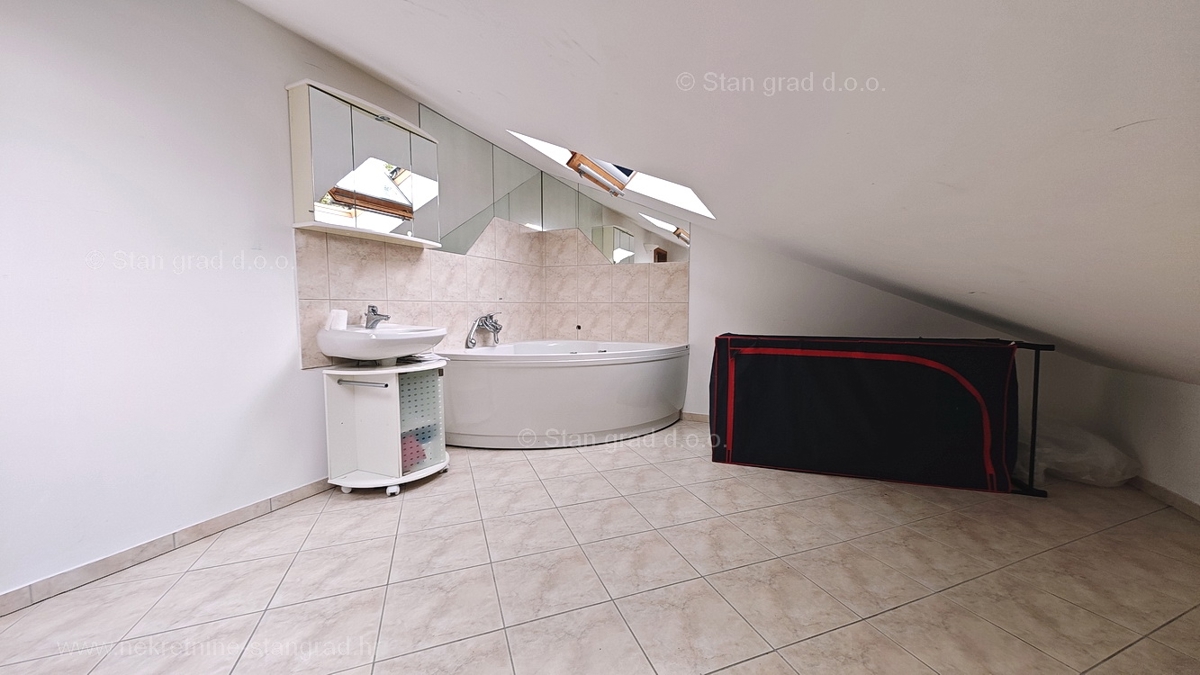 Zaliv Soline, dvoetažni apartma z odprtim pogledom na morje!