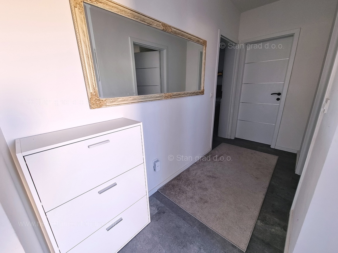 Krk okolica, apartma v pritličju z vrtom in bazenom!
