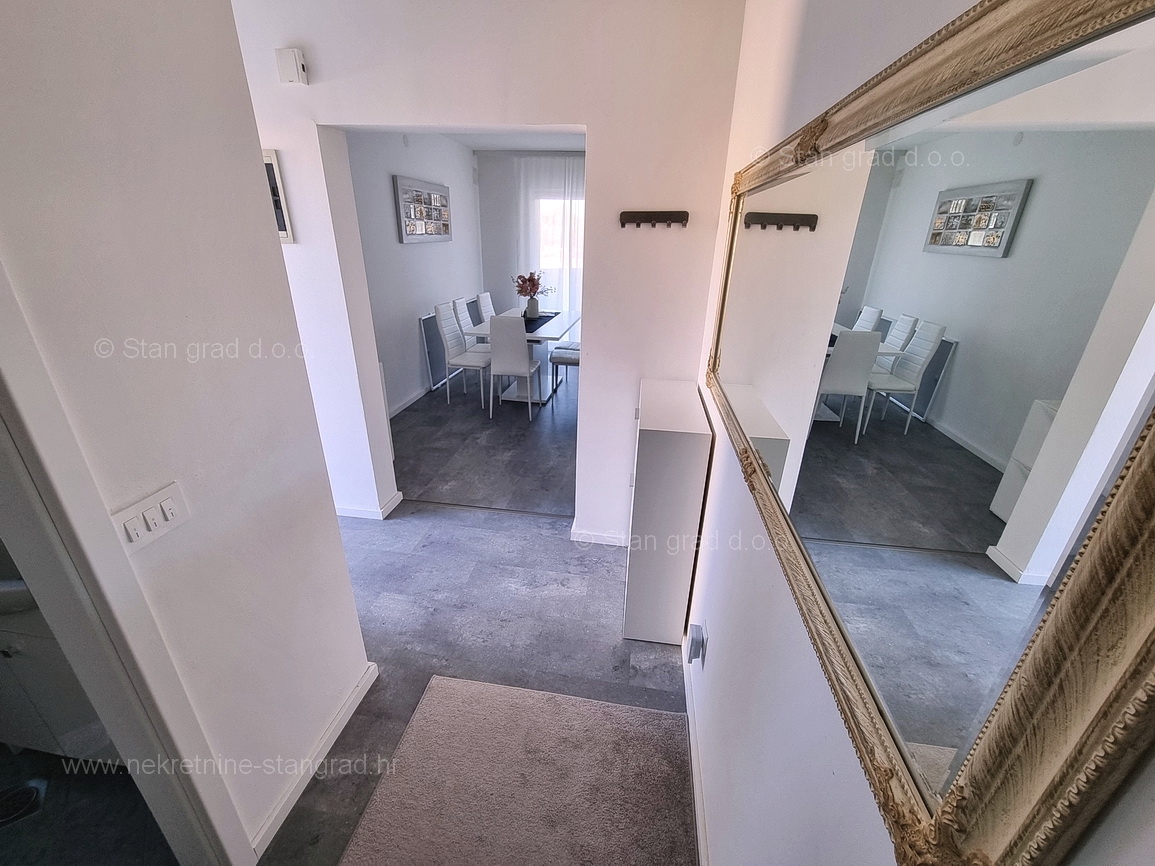 Krk okolica, apartma v pritličju z vrtom in bazenom!