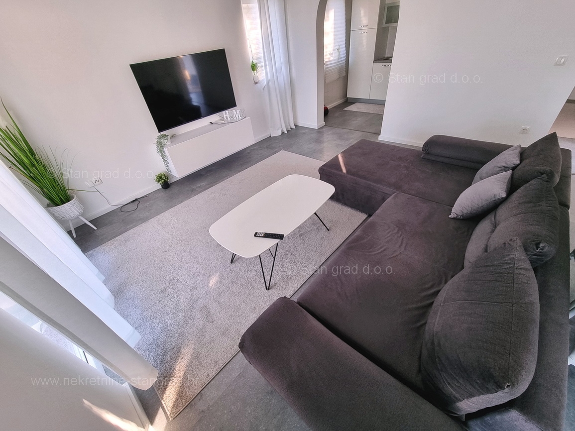 Krk okolica, apartma v pritličju z vrtom in bazenom!