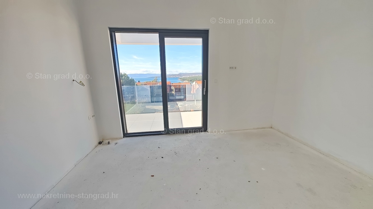 Punat, moderno dvonadstropno stanovanje s pogledom na morje!