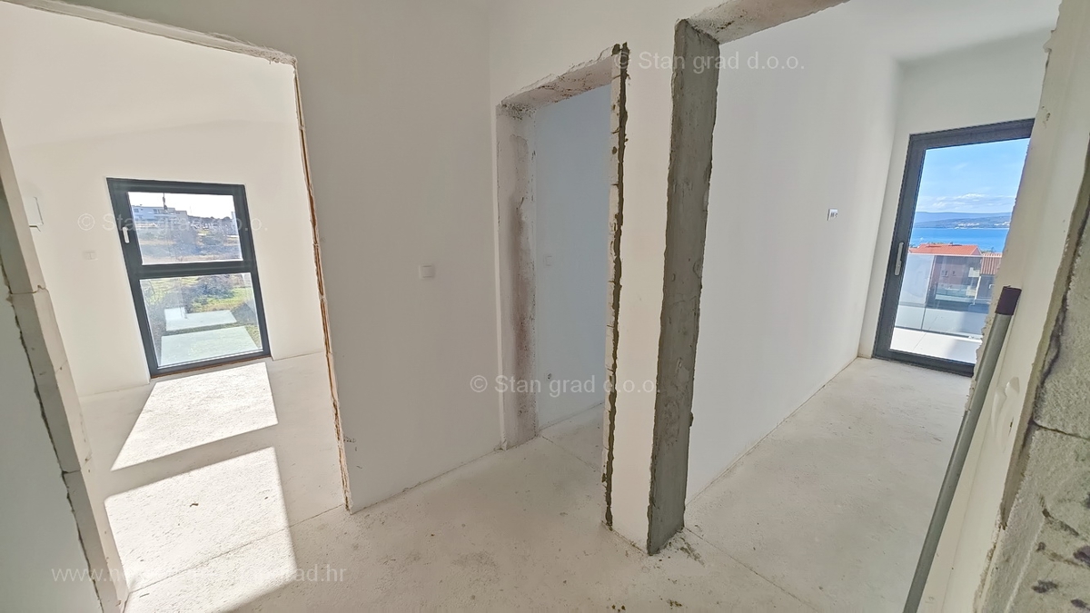 Punat, moderno dvonadstropno stanovanje s pogledom na morje!