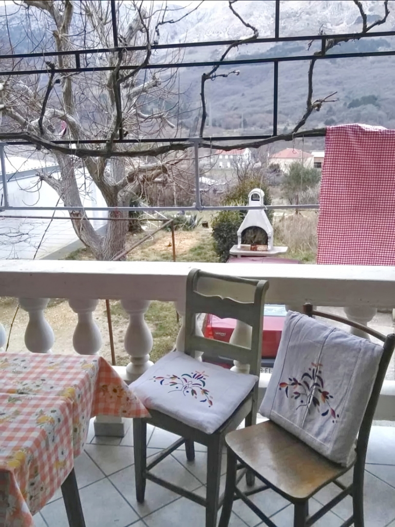 Okolica Baške, vrstna hiša z vrtom na mirni lokaciji!