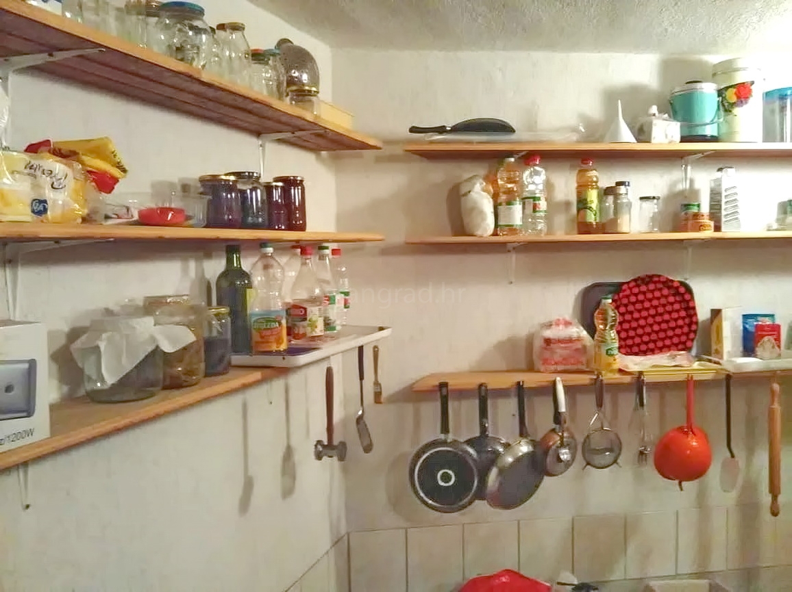 Okolica Baške, vrstna hiša z vrtom na mirni lokaciji!