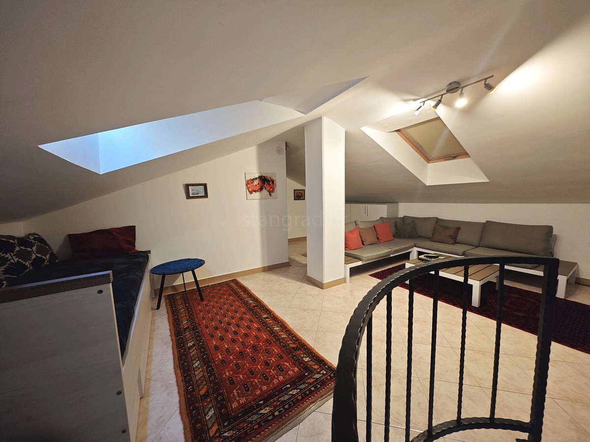 Zaliv Soline, dvoetažni apartma blizu morja!