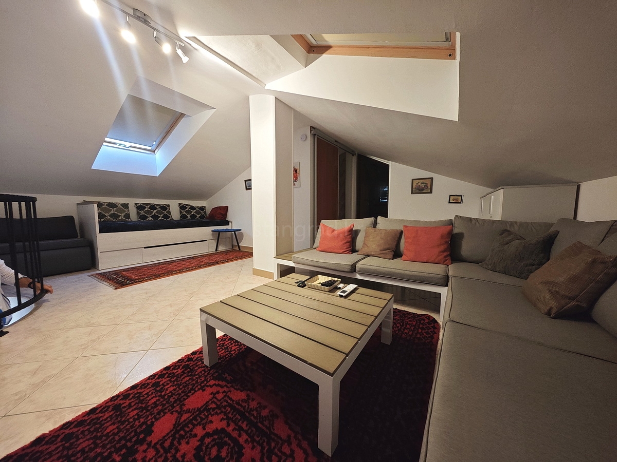 Zaliv Soline, dvoetažni apartma blizu morja!