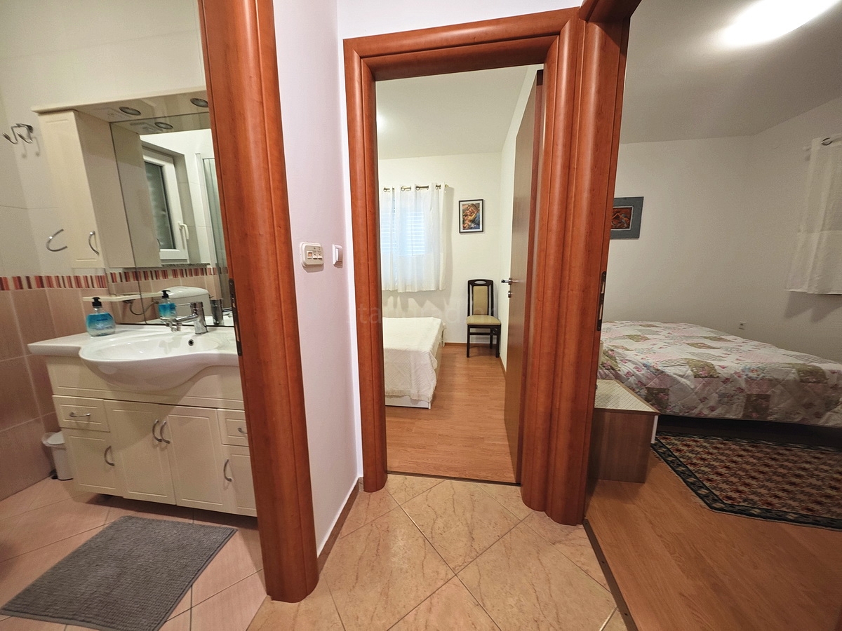 Zaliv Soline, dvoetažni apartma blizu morja!