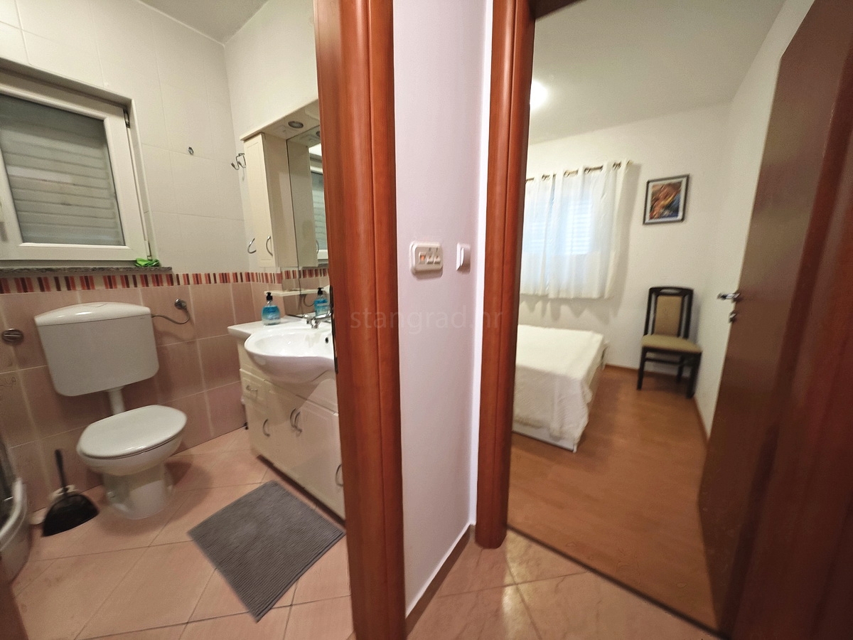 Zaliv Soline, dvoetažni apartma blizu morja!