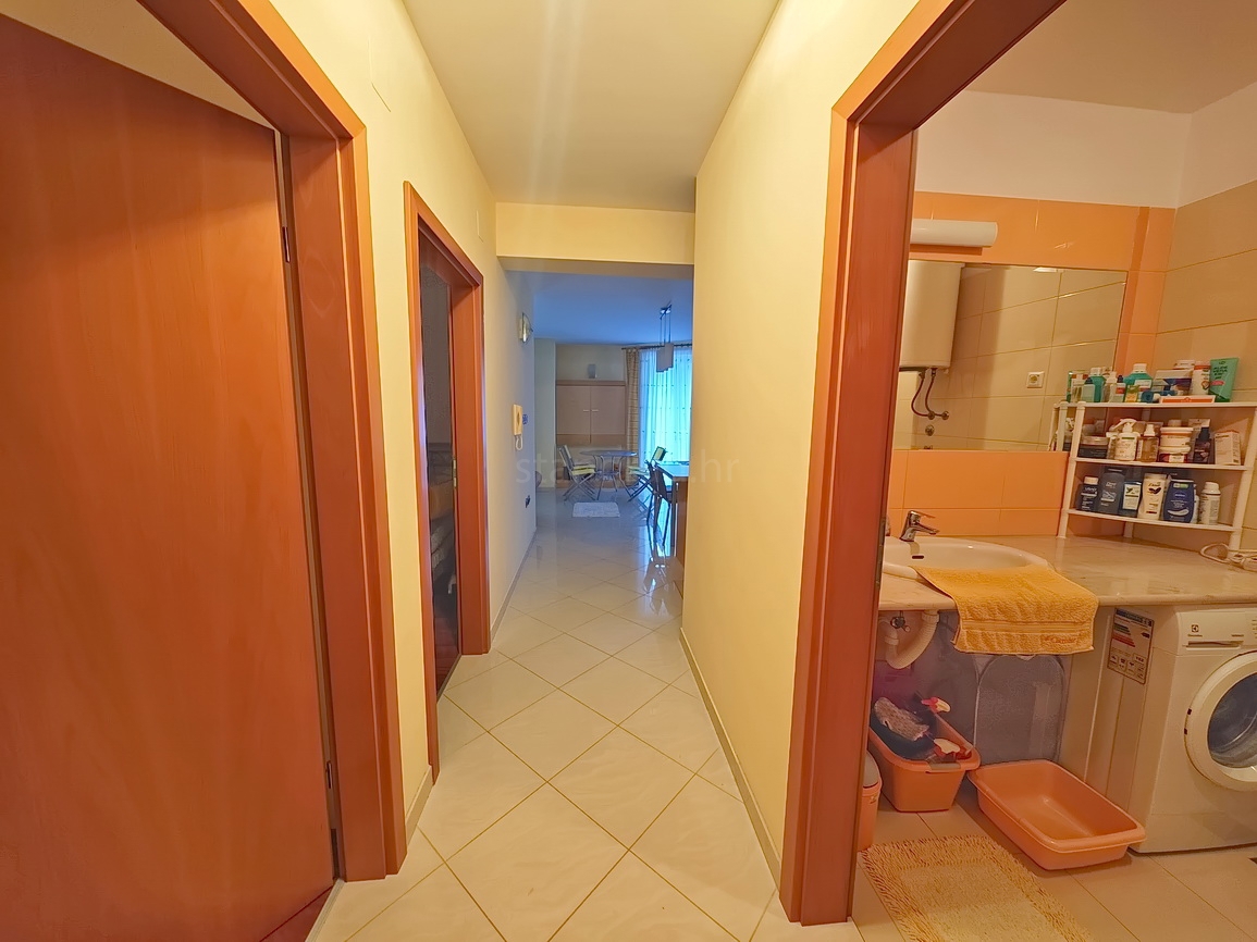 Baška, dvosobno stanovanje v 1. nadstropju z vrtom!