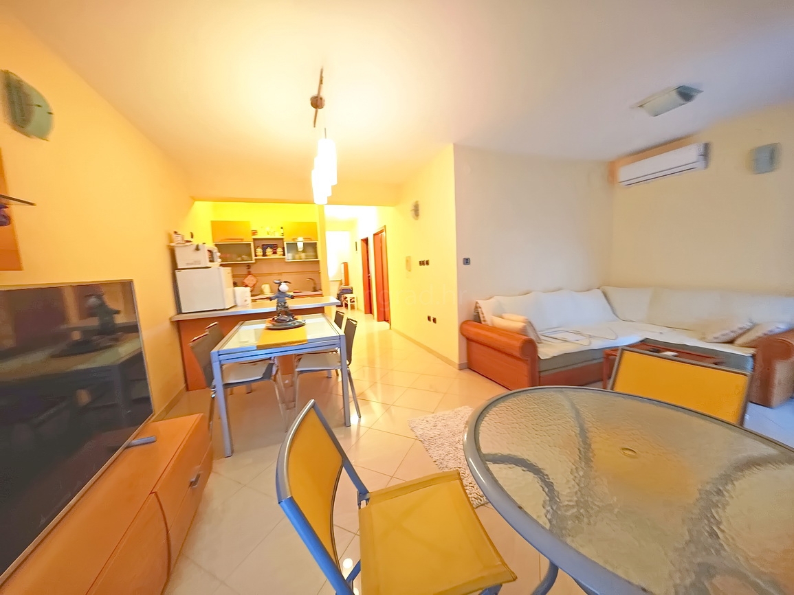 Baška, dvosobno stanovanje v 1. nadstropju z vrtom!