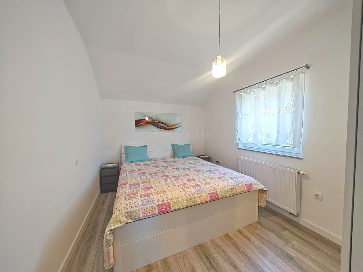 Zaliv Soline, opremljeno stanovanje v 2. nadstropju na mirni lokaciji!