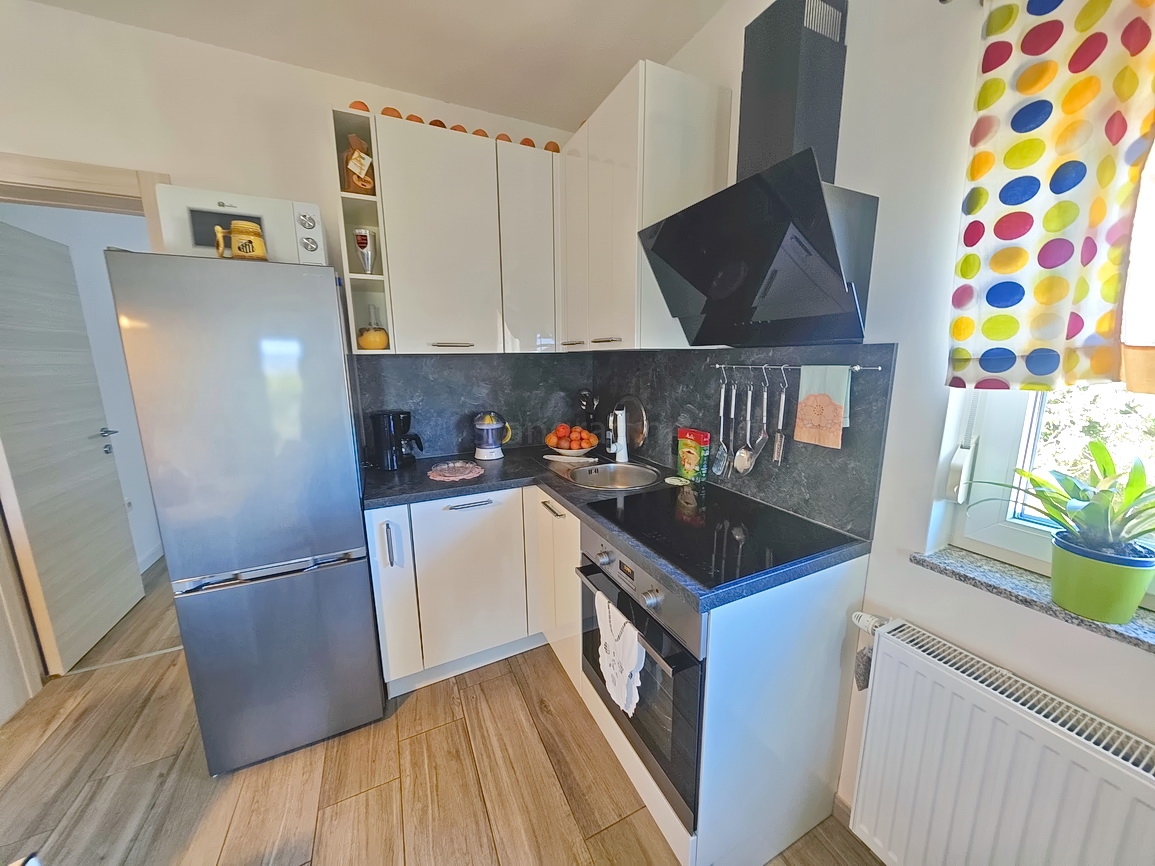 Zaliv Soline, opremljeno stanovanje v 2. nadstropju na mirni lokaciji!