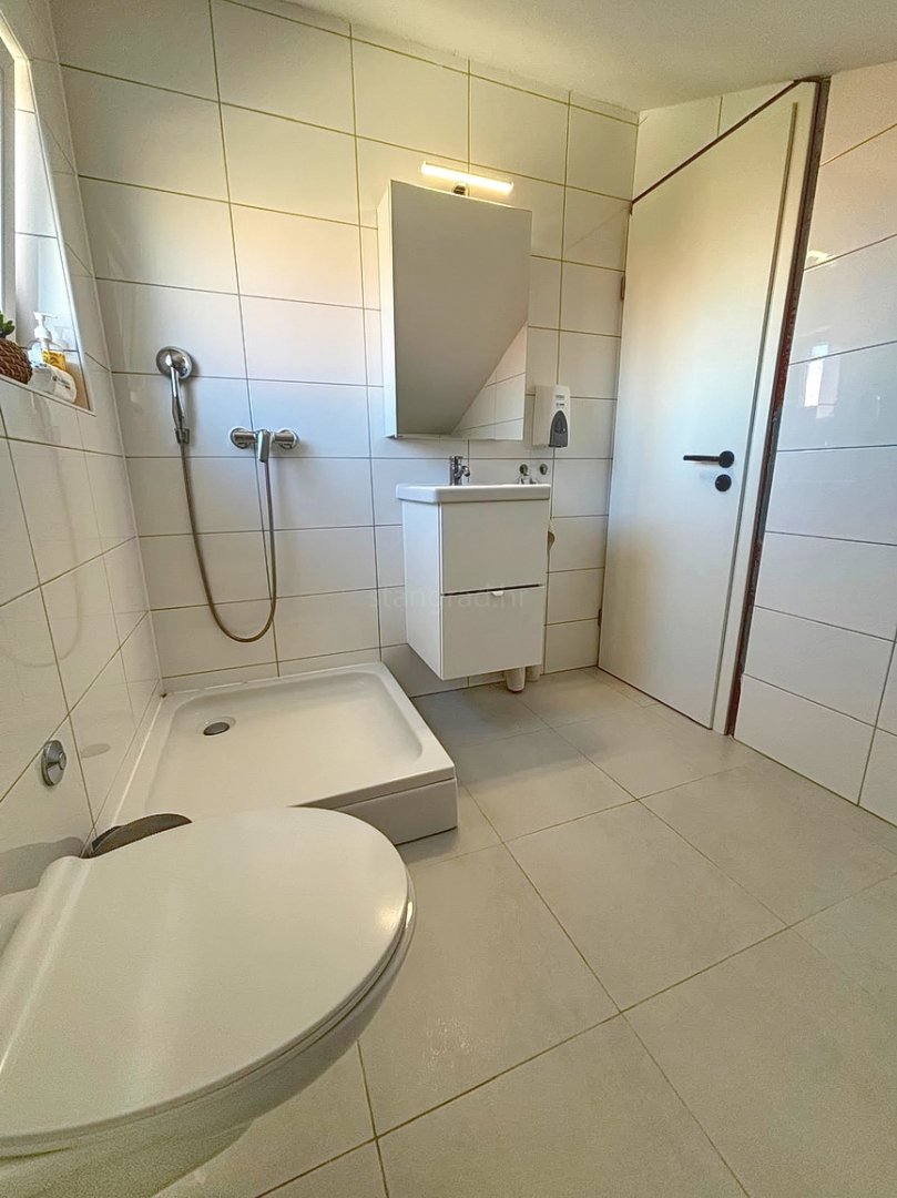 Krk, dvosobno stanovanje s pogledom na morje!