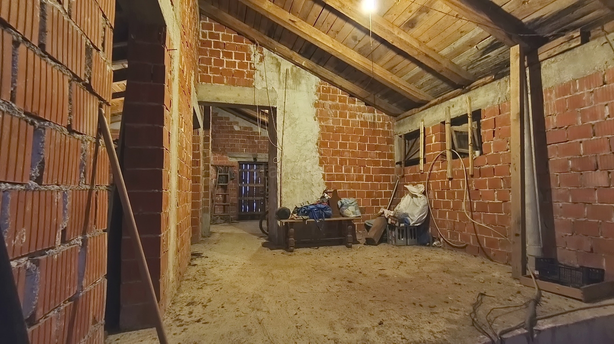 Crikvenica, stanovanje v 1. nadstropju v nedokončani fazi, blizu morja!