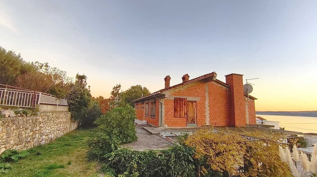 Crikvenica, stanovanje v 1. nadstropju v nedokončani fazi, blizu morja!