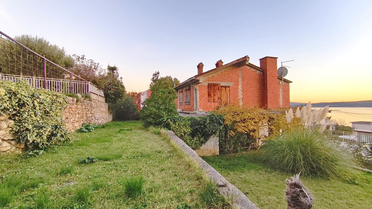 Crikvenica, stanovanje v 1. nadstropju v nedokončani fazi, blizu morja!