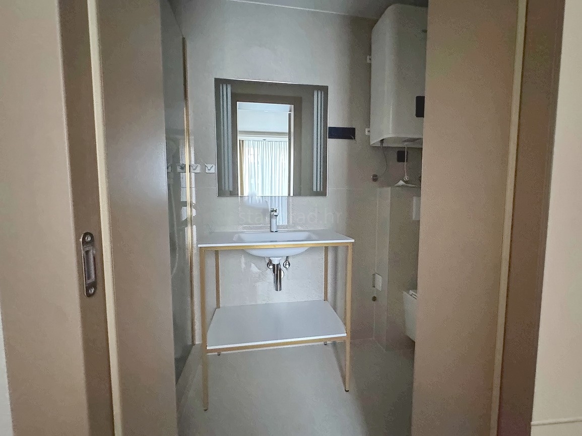 Crikvenica, enosobno stanovanje v moderno zasnovani stavbi!