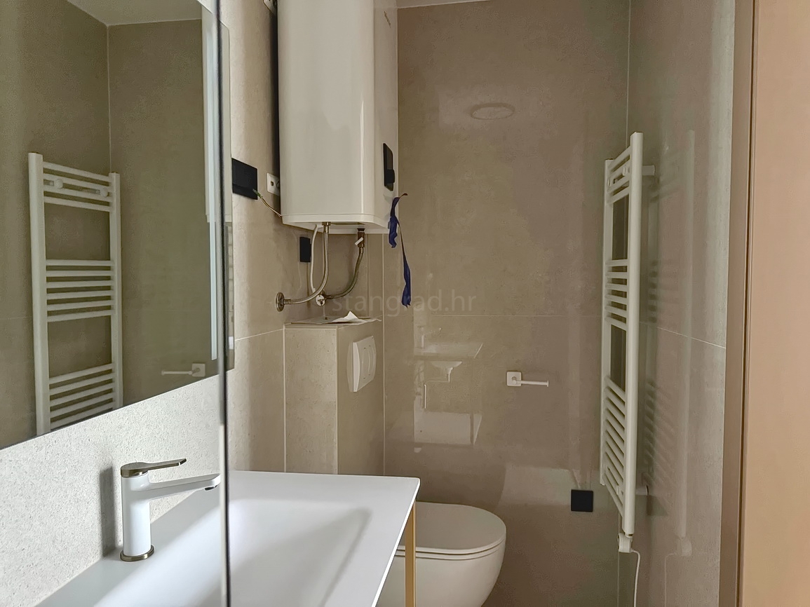 Crikvenica, enosobno stanovanje v moderno zasnovani stavbi!