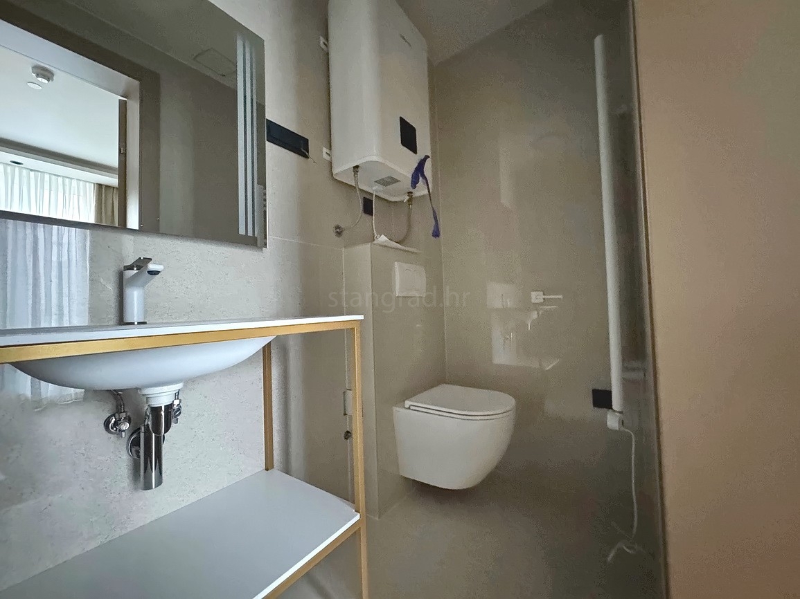 Crikvenica, enosobno stanovanje v moderno zasnovani stavbi!