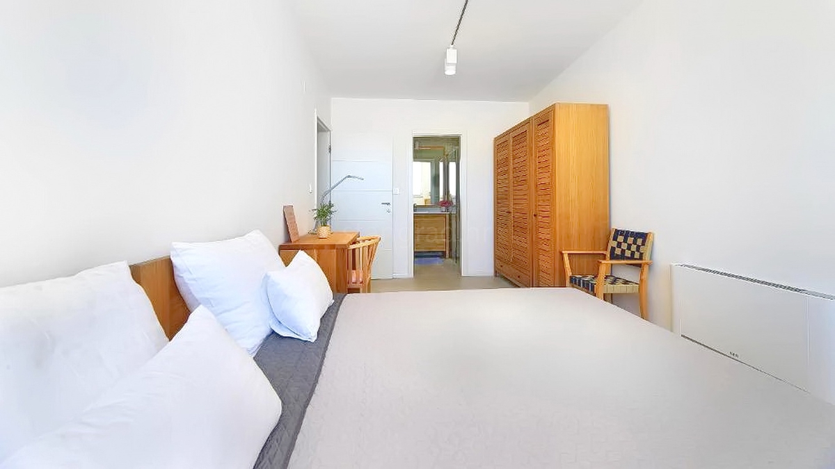 Malinska, luksuzna hiša z bazenom in pogledom na morje!