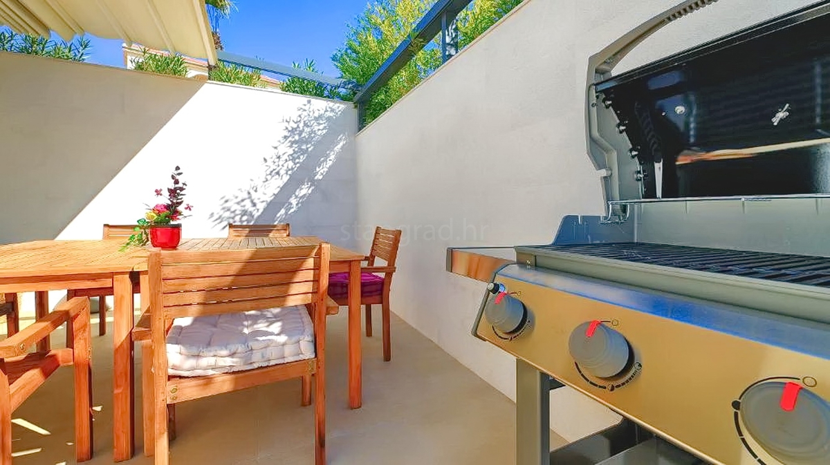 Malinska, luksuzna hiša z bazenom in pogledom na morje!